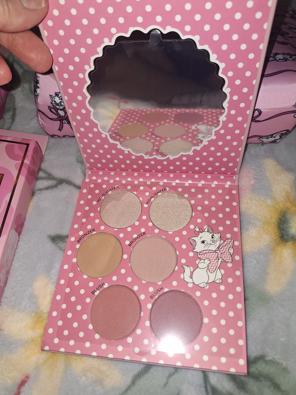 Disney The Aristocats Complexion Palette Iip Oil Contour Brusg And Cosmetic Bag - Picture 4 of 6